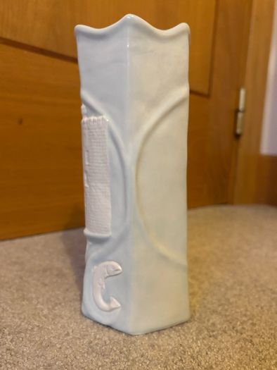 Vintage Cyril Cullen Farney Castle Irish Parian Porcelain Vase (No. 75)