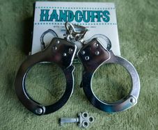 Hand Cuffs with one key