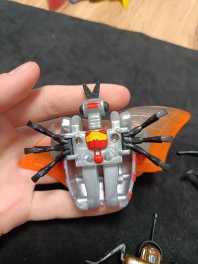Transformers insecto bots 90s