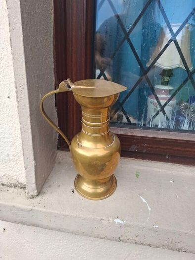 Large brass jug postage possible