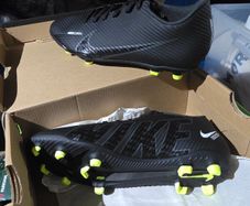 nike footbball boots kids