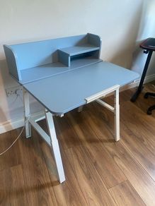 art table/desk