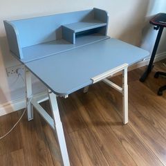 art table/desk
