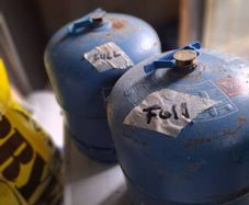 Camping gas bottles full & empty, read ad