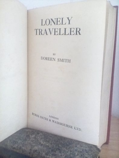 Lonely Traveller by Doreen Smith (HQ443)