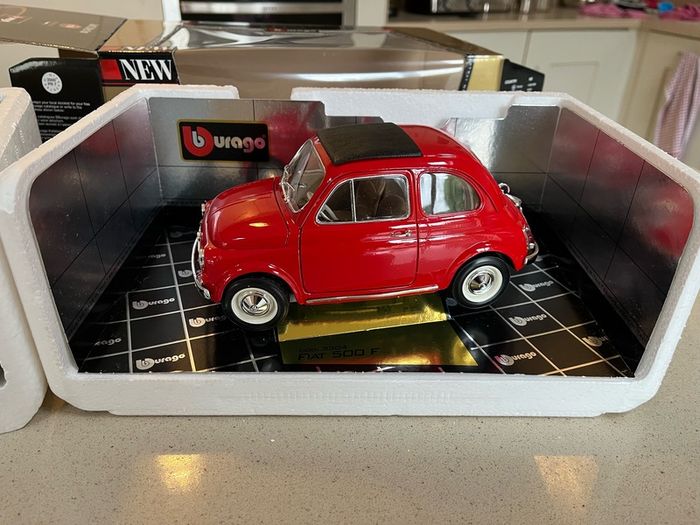 Fiat 500 L 1/18-1/16 Burago