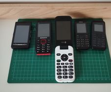 Lot of 5 Old Mobile Phones  Mixed Brands (Possible Not Working)