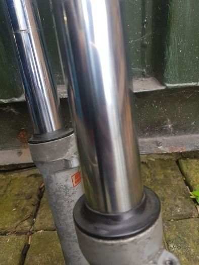 Suzuki GSX750F Forks