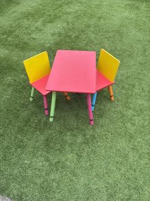 Kids table and chairs
