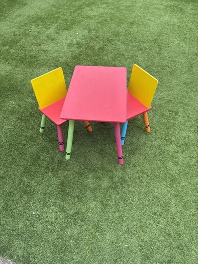 Kids table and chairs