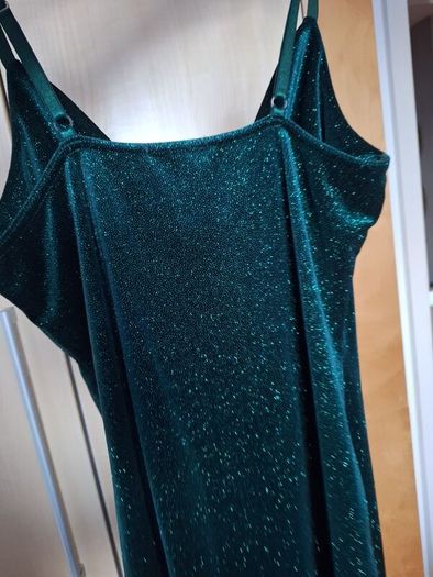 green dress