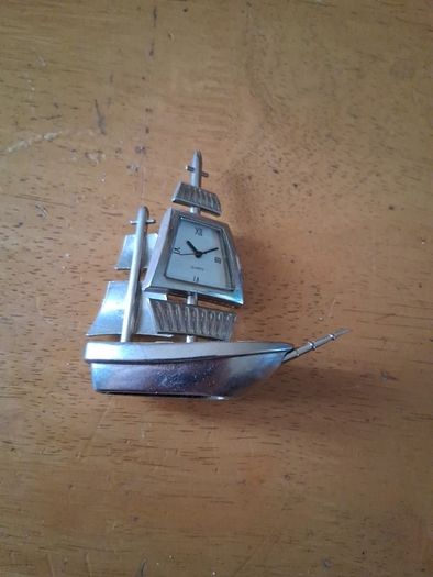 novelty Ship clock
