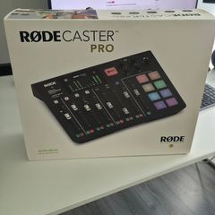 RODECaster Pro Podcast Mixer (Excellent Condition)