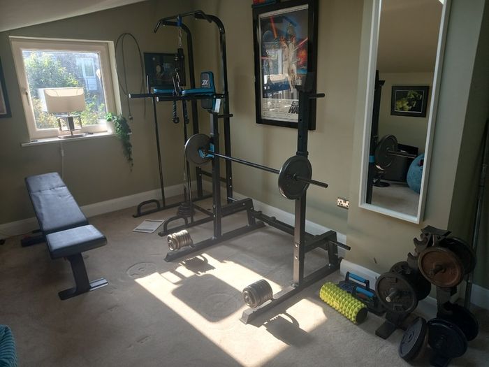 Adjustable weight bench