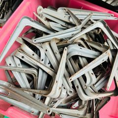 140 Steel Shelf Brackets Used - Job Lot Clearance