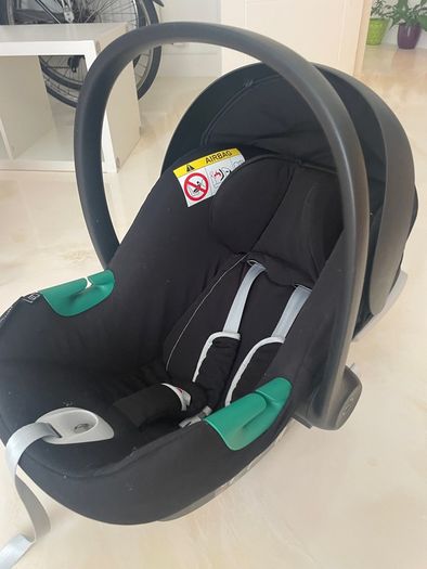 Cybex Aton B2 i size car seat & 2 x isofix bases