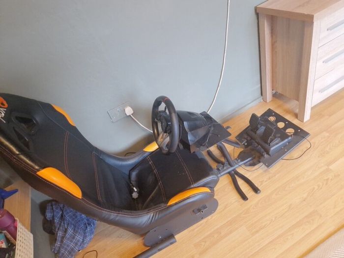 gaming chair wheel and peddles