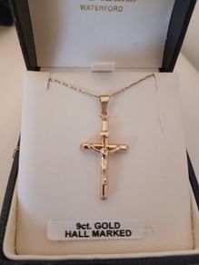 9ct Gold Cross and Chain
