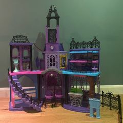 Monster Hall Haunted High School
