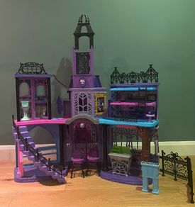 Monster Hall Haunted High School