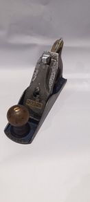 A Vintage Record No 4 Smoothing Plane ( with a spare Iron & Chip breaker)