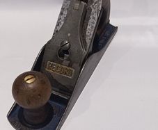 A Vintage Record No 4 Smoothing Plane ( with a spare Iron & Chip breaker)