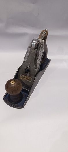 A Vintage Record No 4 Smoothing Plane ( with a spare Iron & Chip breaker)