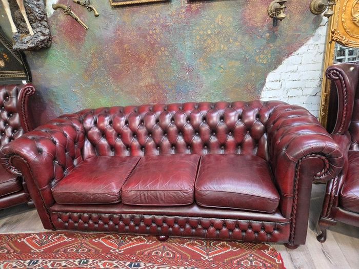 Leather Chesterfield Suite