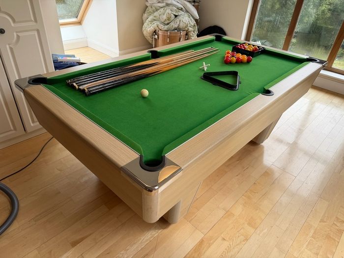 DPT Slate Bed Pool Table - Made In UK - Cues / Balls/Triangle