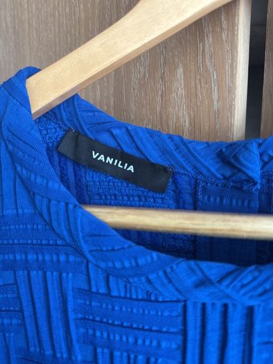 Vanilia knee length blue textured dress with long sleeves, size 38 (10-12)