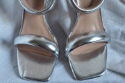 La Bottine Souriante Silver Heel Sandles