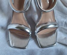 La Bottine Souriante Silver Heel Sandles