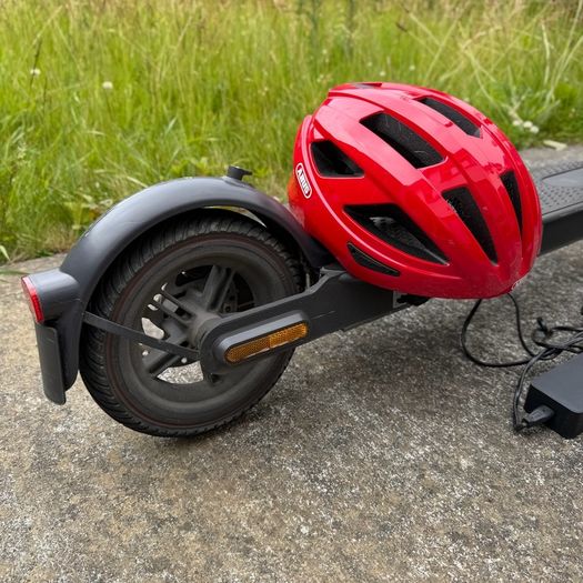 Xiaomi Mi Electric Scooter Pro 2 + ABUS Helmet + ABUS Lock