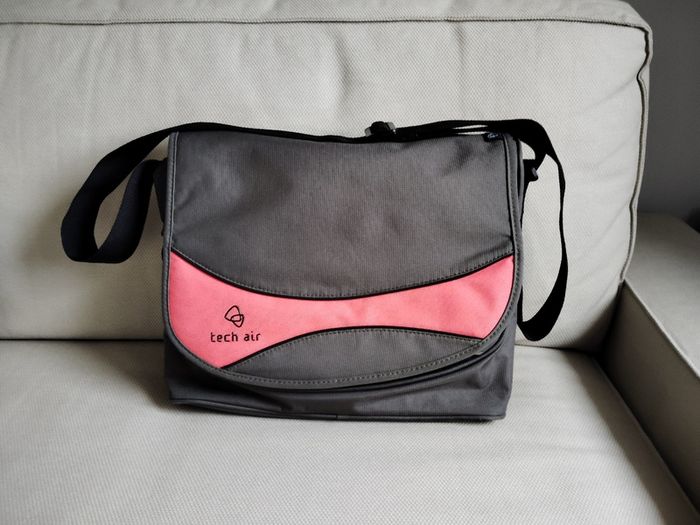 Tech air messenger / laptop bag