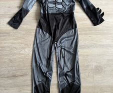 batman costume 7/8