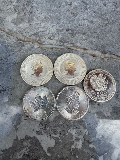 Silver coins Weight  1 oz 31.16g Canadian Silver Maple Australian Kangaroo