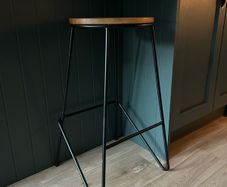 Bar stool