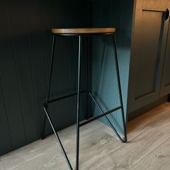 Bar stool