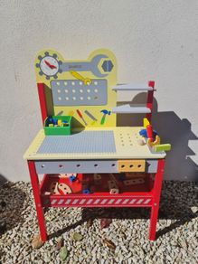 Wooden tool bench