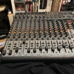 Berhinger Xenyx X2222