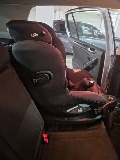 Joie i-Spin 360 child car seat in black
