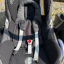 maxi cosy baby seat and base Image 3