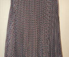 Perfect for Summer. stunning multi coloured pleated midi skirt