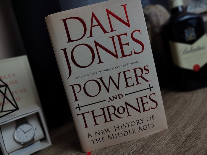 Powers and Thrones: A New History of the Middle Ages ! Hardcover ! by Dan Jones ! 2021 ! by Apollo !