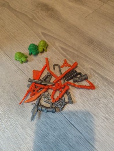 TMNT Mutant Mayhem - Van and figures