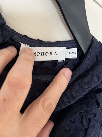 Navy embroidery anglaise Top