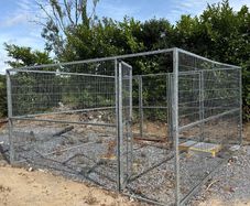 Dog pen / kennel / cage / run