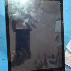 iPad 7 broken screen