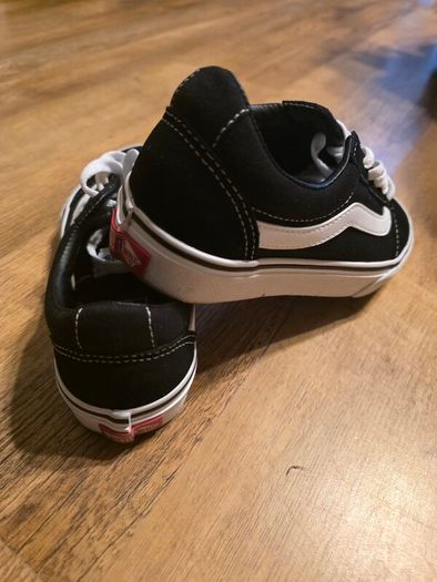 Vans Old Skool in Black & White