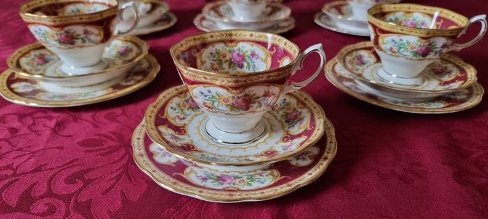 Antique 21 Piece Royal Albert Lady Hamilton Bone China Tea Set For 6 Person Setting Made In England